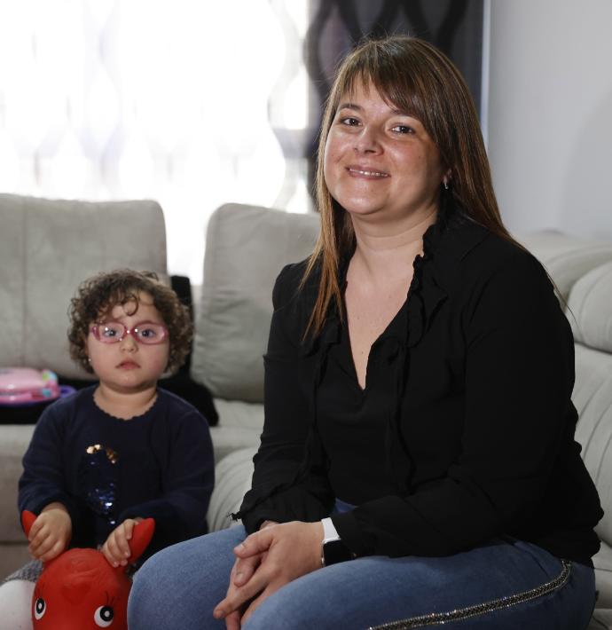 Una decena de familias se unen para dar a conocer un síndrome que se confunde con el autismo
